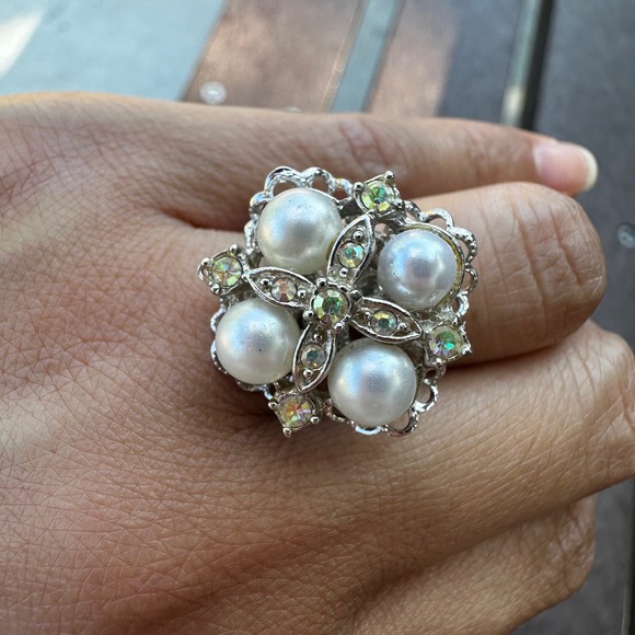 Sarah Coventry Jewelry - Vintage Sarah Coventry Camelot Pearls‎ and AB Crystals Ring Silver Tone Sz 6.5